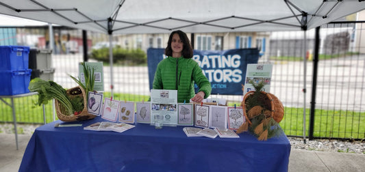 Gab and Zoe at the yarmouth farmers market inspiring young business owners